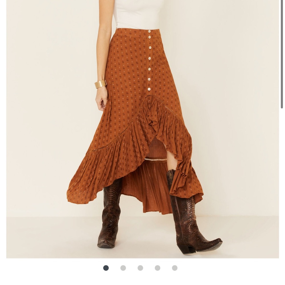 SHYANNE WOMEN'S COGNAC PRINTED HI-LOW BUTTON SKIRT